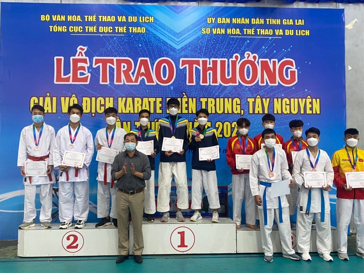 Bình Thuận giành được 12 huy chương ﻿﻿tại giải vô địch Karate miền Trung, Tây Nguyên lần VII năm 2022